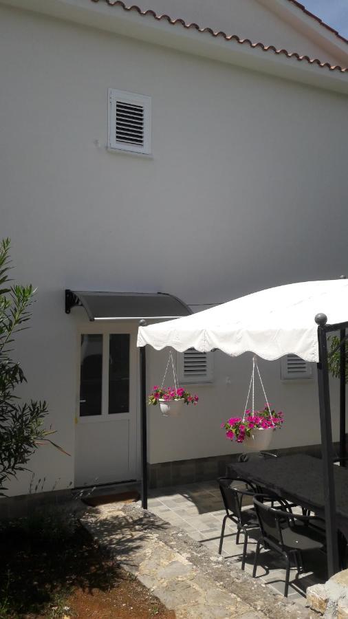 Apartman-Maja-Krk Krk Town Esterno foto